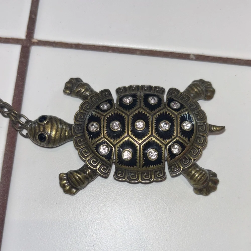TURTLE NECKLACE EMBELLISHED WITH RHINESTONES LOOKS LIKE BRASS NO MARKINGS